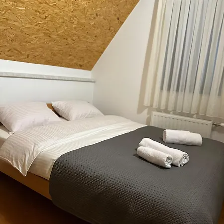 別荘 Vikendica Leko Rudo Polje