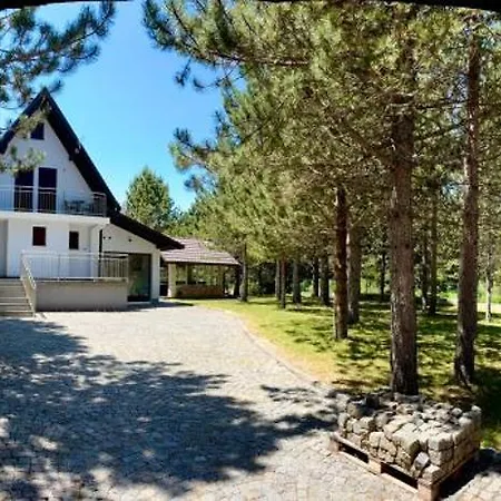 別荘 Vikendica Leko *