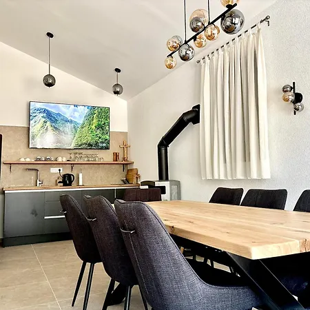 Vikendica Leko * Rudo Polje